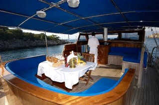 CEYLAN Exterior
